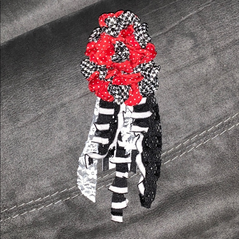 Flower pin for @statens_closet